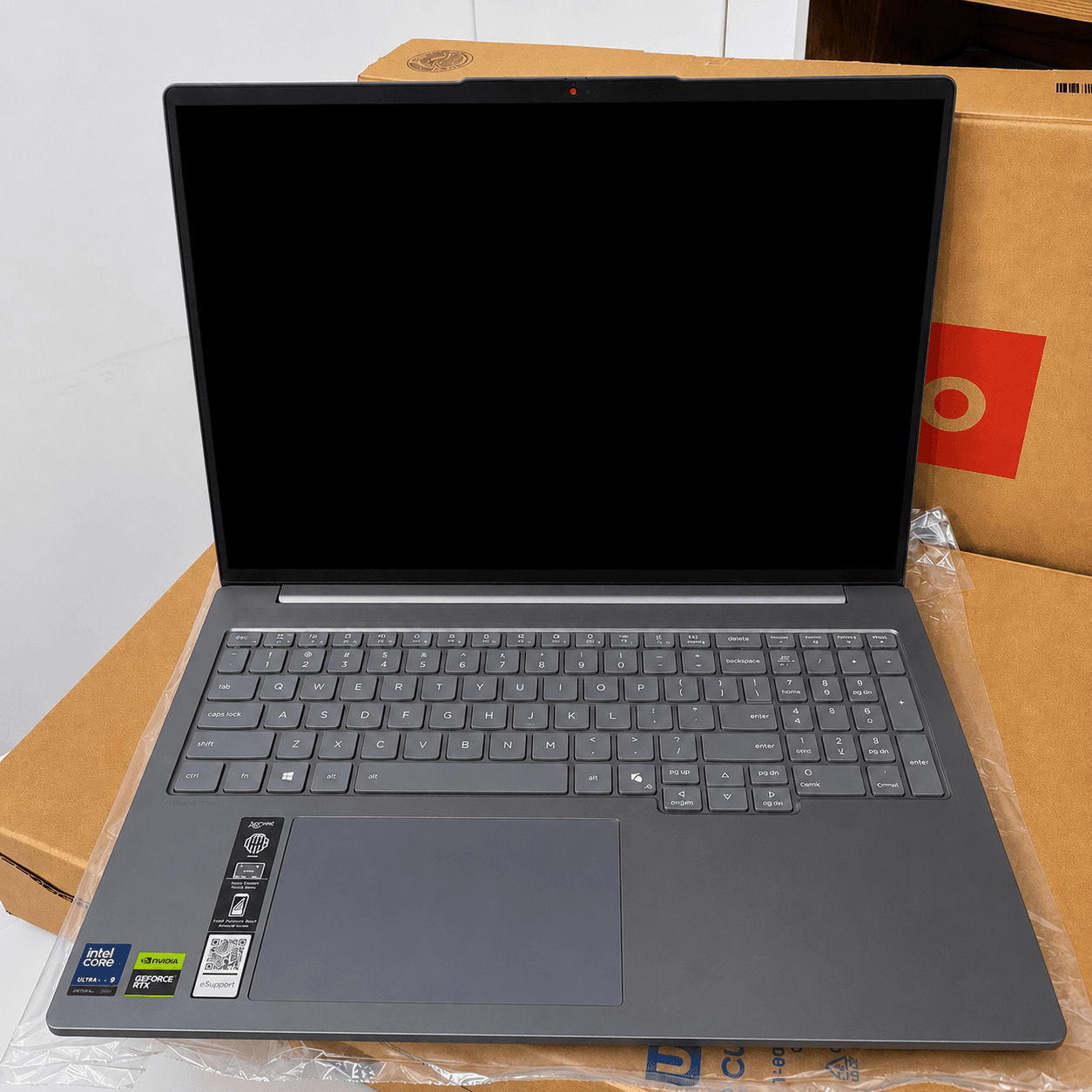 Lenovo IdeaPad Pro 5i 16" 2.8K OLED Touchscreen — Intel Core Ultra 9 285H, RTX 5050, 32GB / 1TB view 7